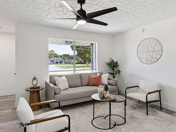 4th image of 540 Venetian Way