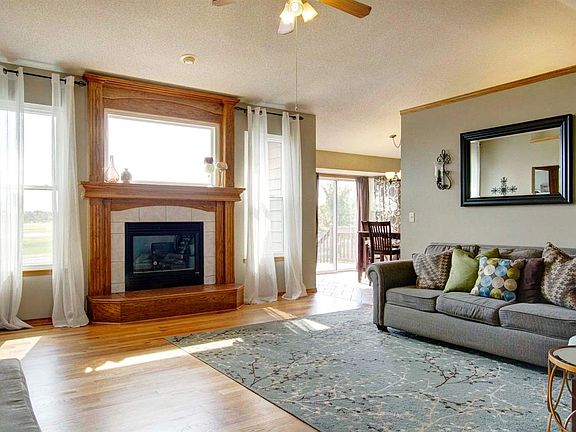 3rd image of 205 W Waterford Cir