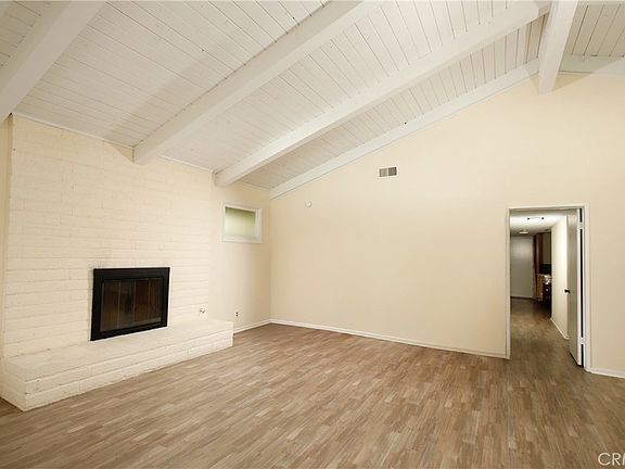 3rd image of 4841 Island View St
