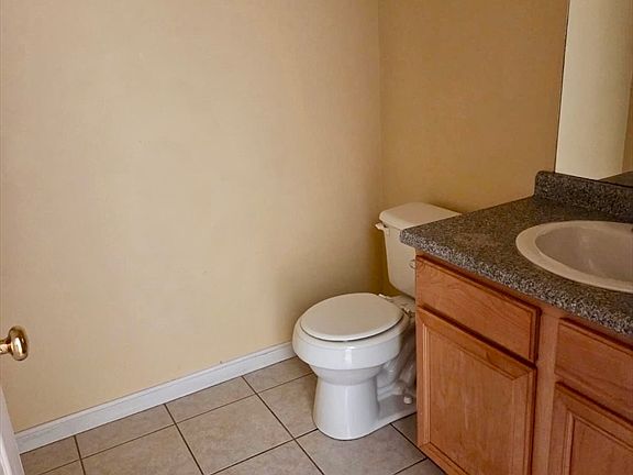 4th image of 100 Nutting Rd Unit E2
