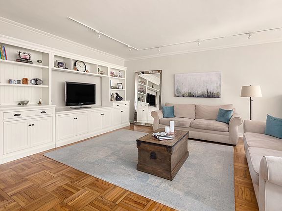 5th image of 205 E 63rd St APT 8D