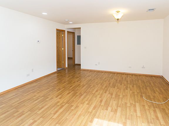 5th image of 2501 N Ashland Ave #1R