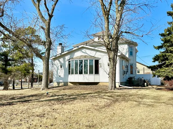 806 E Saint Charles Rd, Lombard, IL 60148