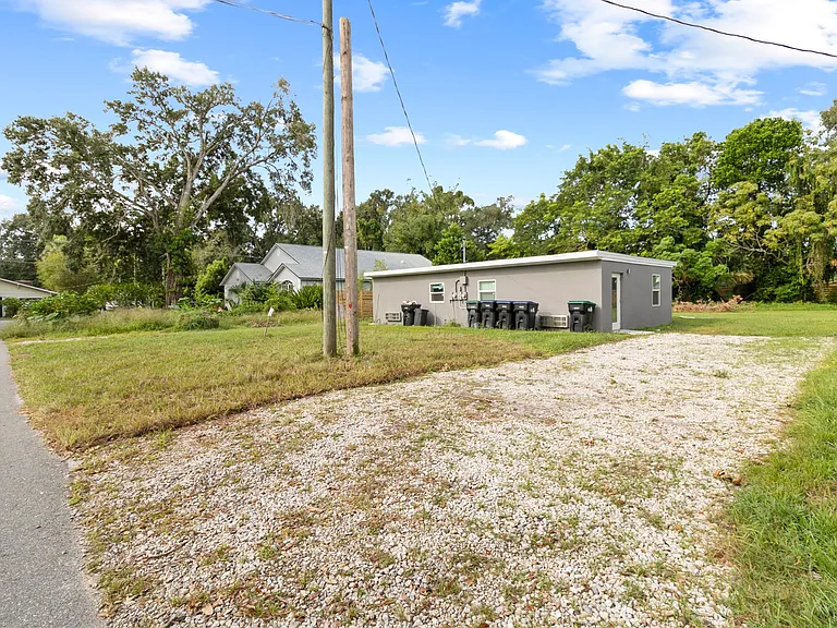 1920 Cloverlawn Ave — Photo 13
