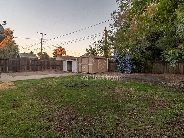 476 E Essex St — Photo 20