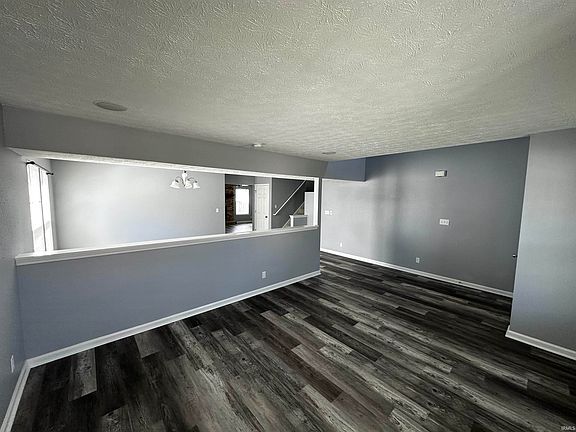 4th image of 222 Equestrian Dr