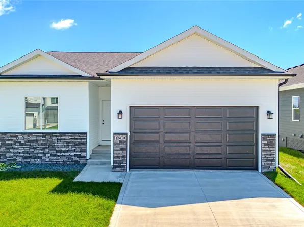 2002 Spaulding Ln, Grinnell, IA 50112