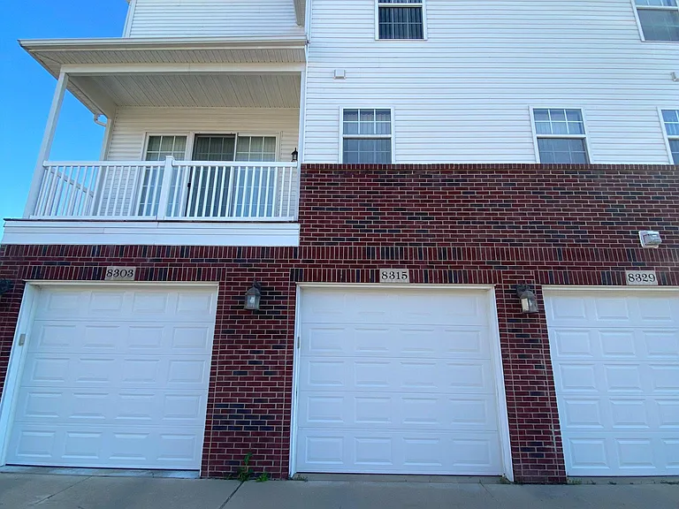 8315 Town Ctr #8315 — Photo 3