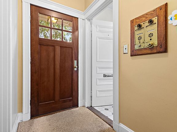4th image of 8 Wright St #2