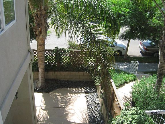 3rd image of 2032 Garnet Ave