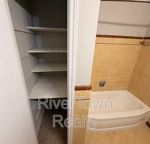 4573 Boyce Rd — Photo 12