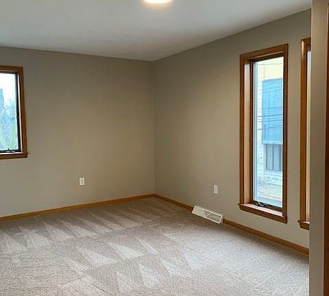 5th image of 211 S Maple Ave #1