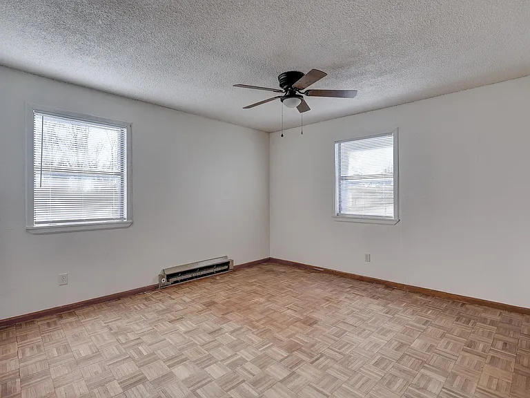 3801 Cresswell Ave — Photo 33