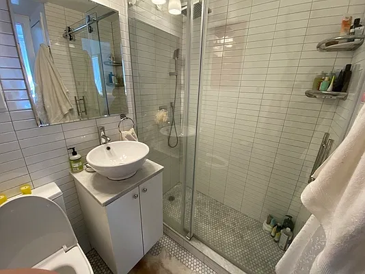 Rented by Buchbinder & Warren | media 22
