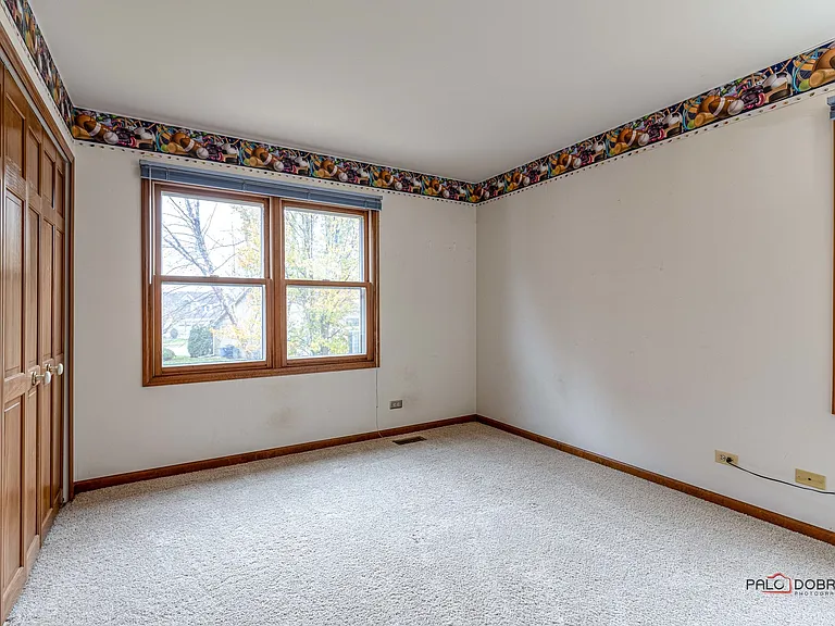 1551 Crowfoot Cir N — Photo 29