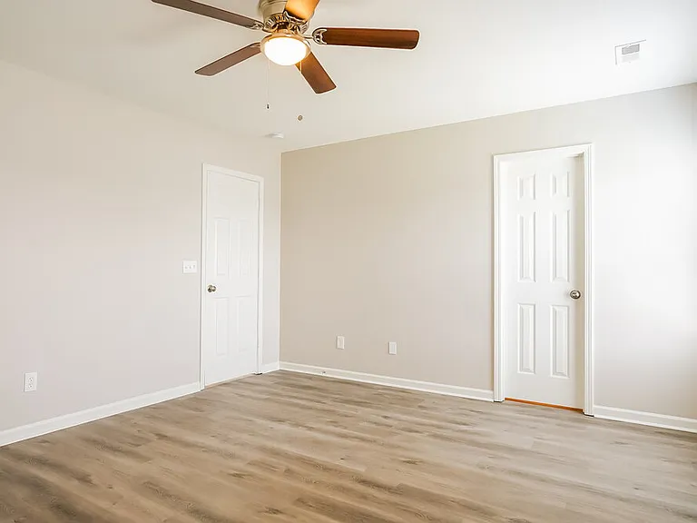 5200 Tant Cir — Photo 12