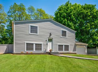 59 University Heights Dr, Stony Brook, NY 11790