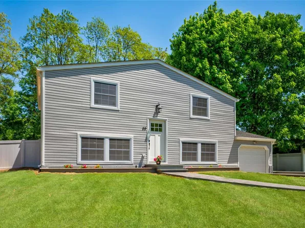 59 University Heights Drive, Stony Brook, NY 11790