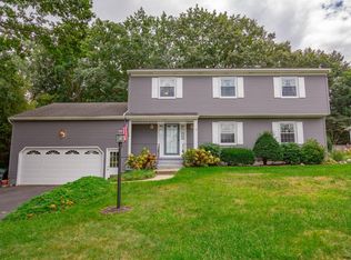 10 Valleywood Dr, Glenville, NY 12302