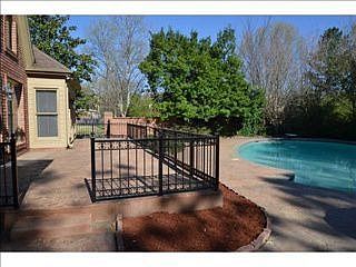 4th image of 8614 Poplar Pike