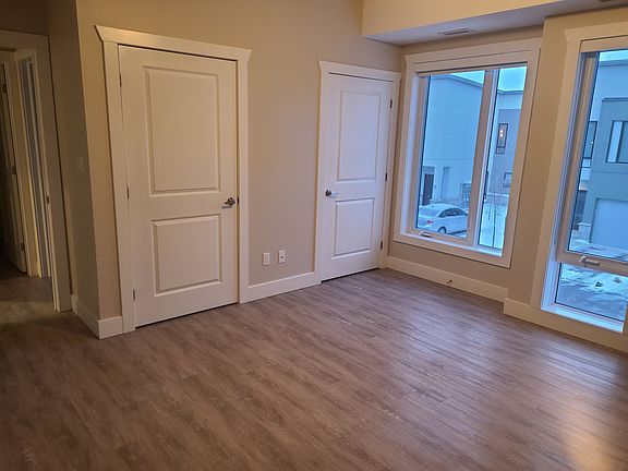 4th image of 550 Sandison St #43