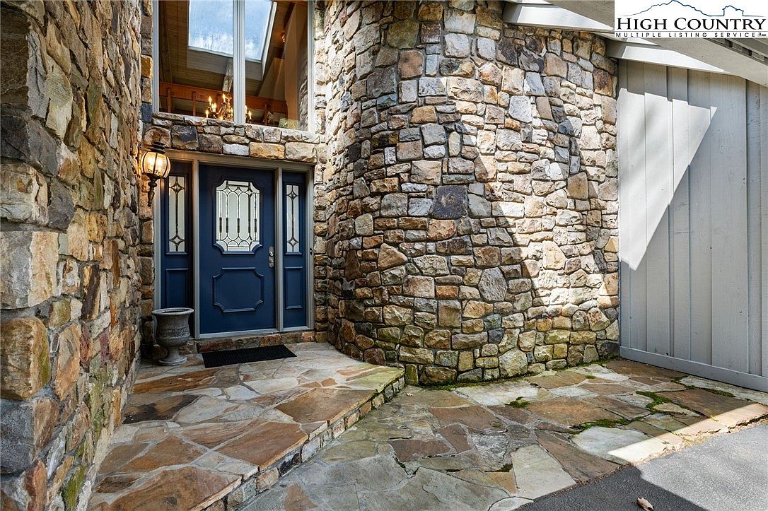 229 Cardinal Court