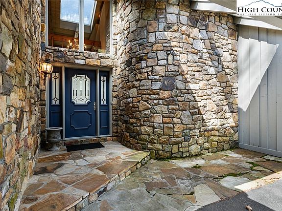 2nd image of 229 Cardinal Court