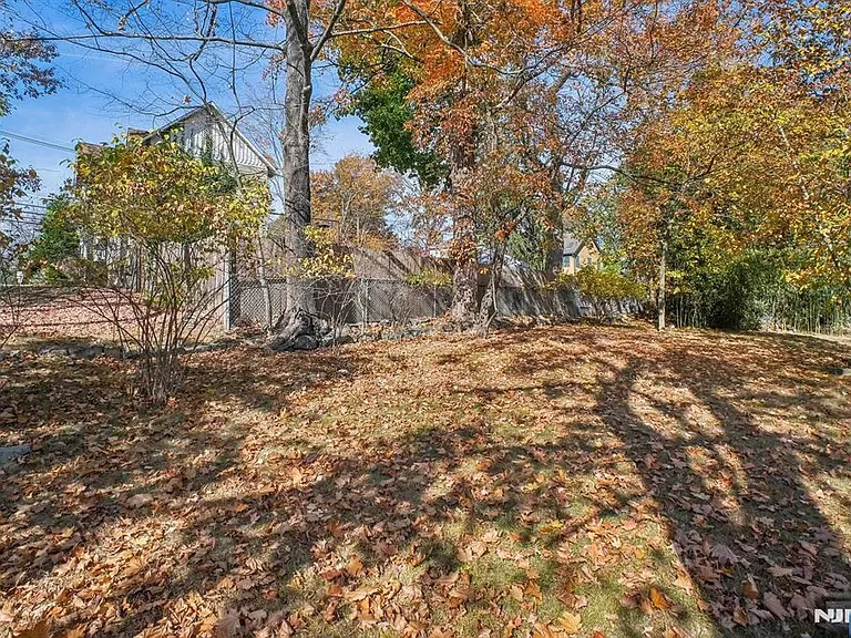 137 Closter Dock Rd #2 — Photo 30