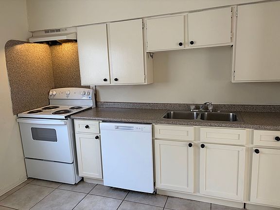 2nd image of 2800 Hood Dr