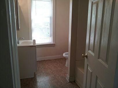 3rd image of 14221 Darley Ave