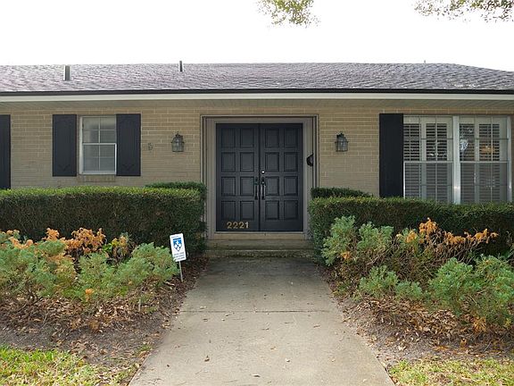 2nd image of 2221 Santa Antilles Rd