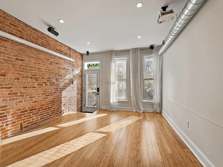 412 E Lanvale St — Photo 25