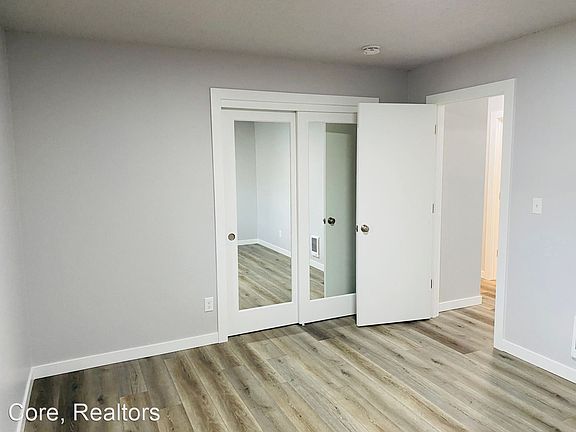 5th image of 5618 N Greeley Ave #B
