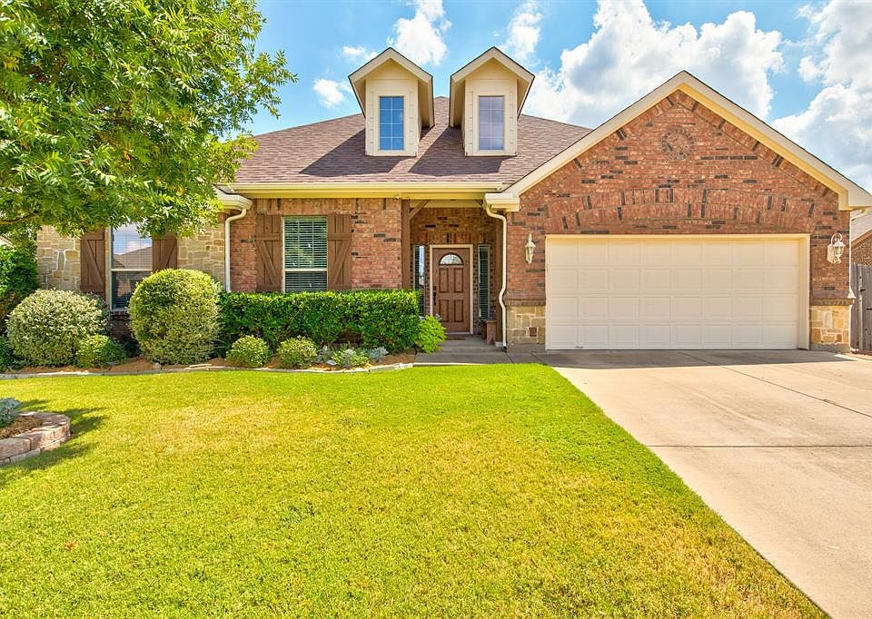 1st image of 409 Commonwealth Dr