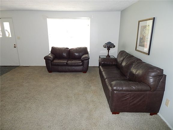 4th image of 6818 Littleton Dr