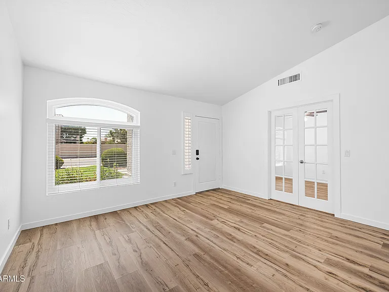 1331 N Kingston St — Photo 4