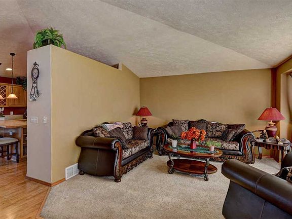 4th image of 6212 S Terre Vista St