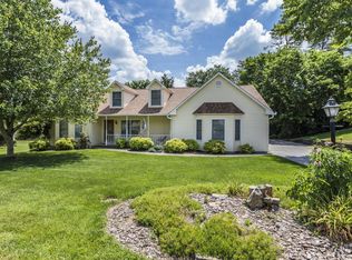 265 Country Walk Dr, Powell, TN 37849