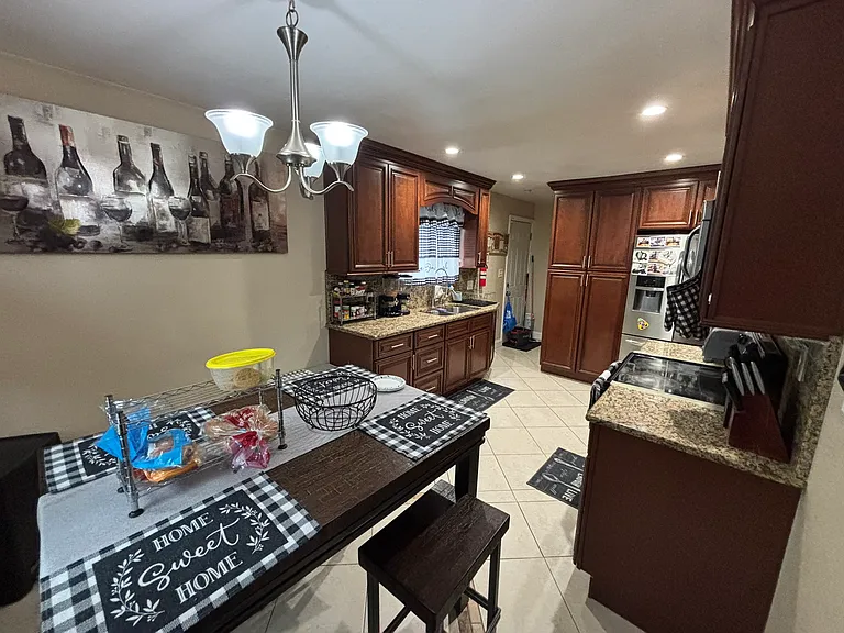 181 Hubbell Ave — Photo 18