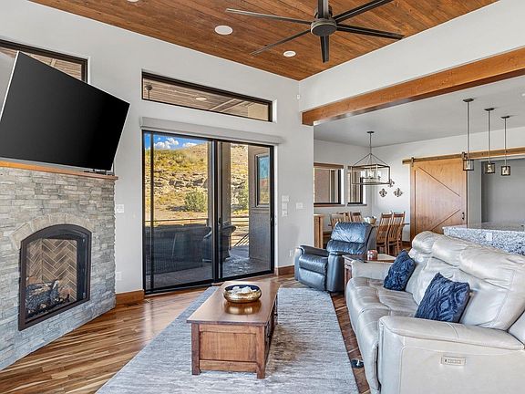 3rd image of 379 High Desert Rd