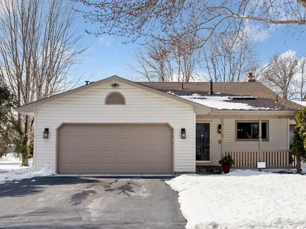 9561 Union Terrace Ln N, Maple Grove, MN 55369