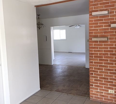 5th image of 3540 N Richardt Ave