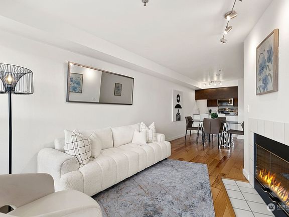 5th image of 530 Melrose Ave E APT 304