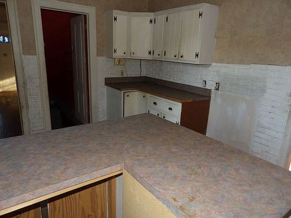 3rd image of 9754 W Lake Rd