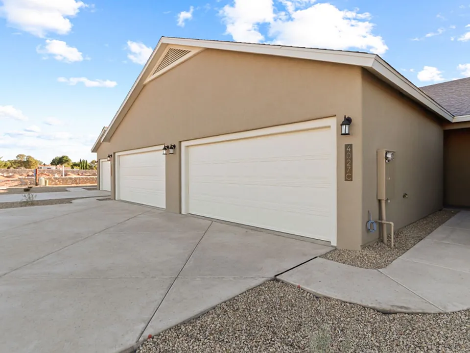 4028 Apache Pine Pl #B