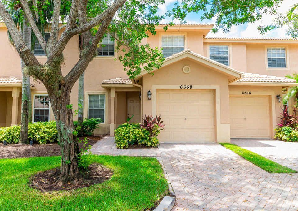 1st image of 6358 Park Lake Cir