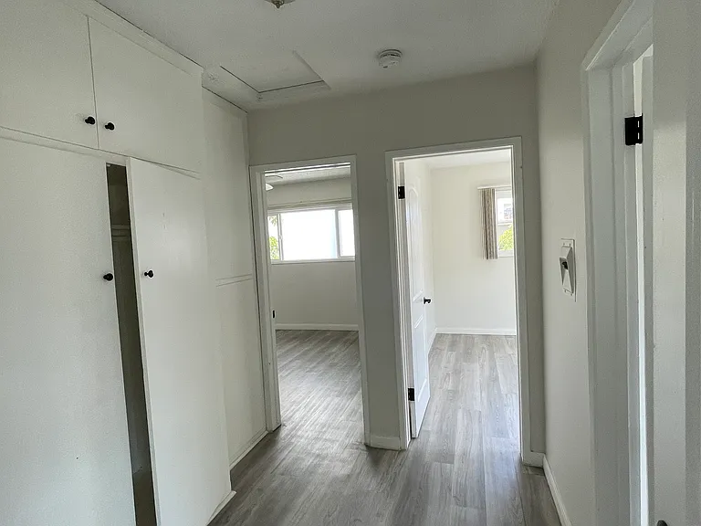 1417 Armacost Ave #18 — Photo 5