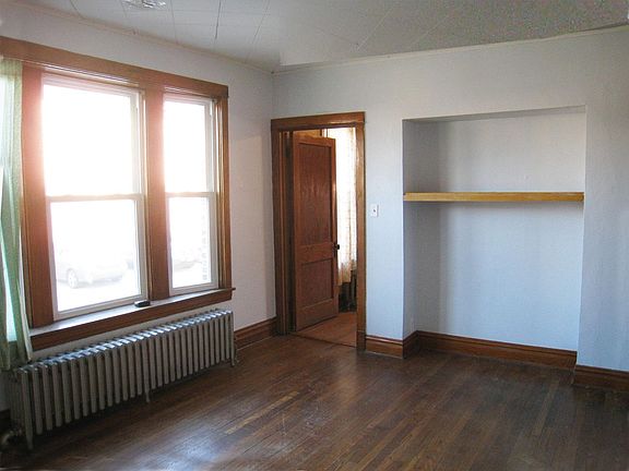 3rd image of 2343 N Avers Ave #1