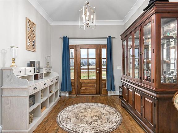 4th image of 8410 Peony Dr