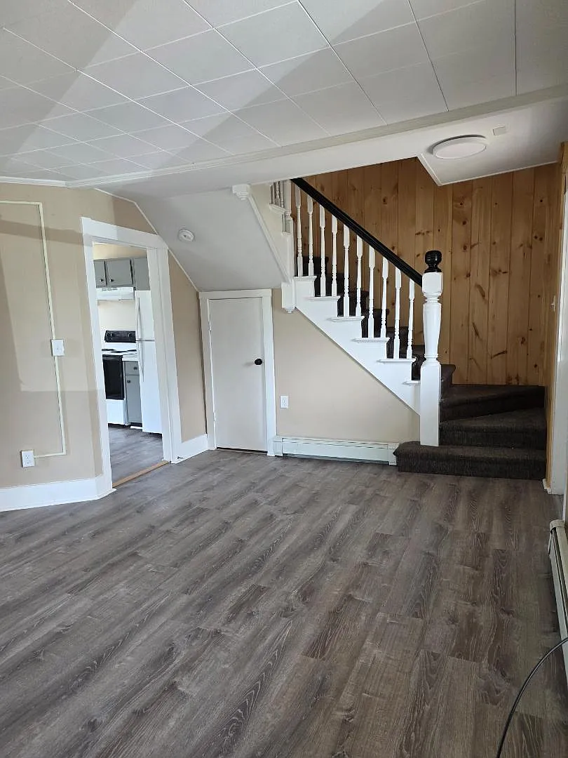 7 Pine Street — Photo 2